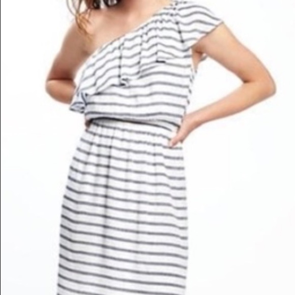 One shoulder dress